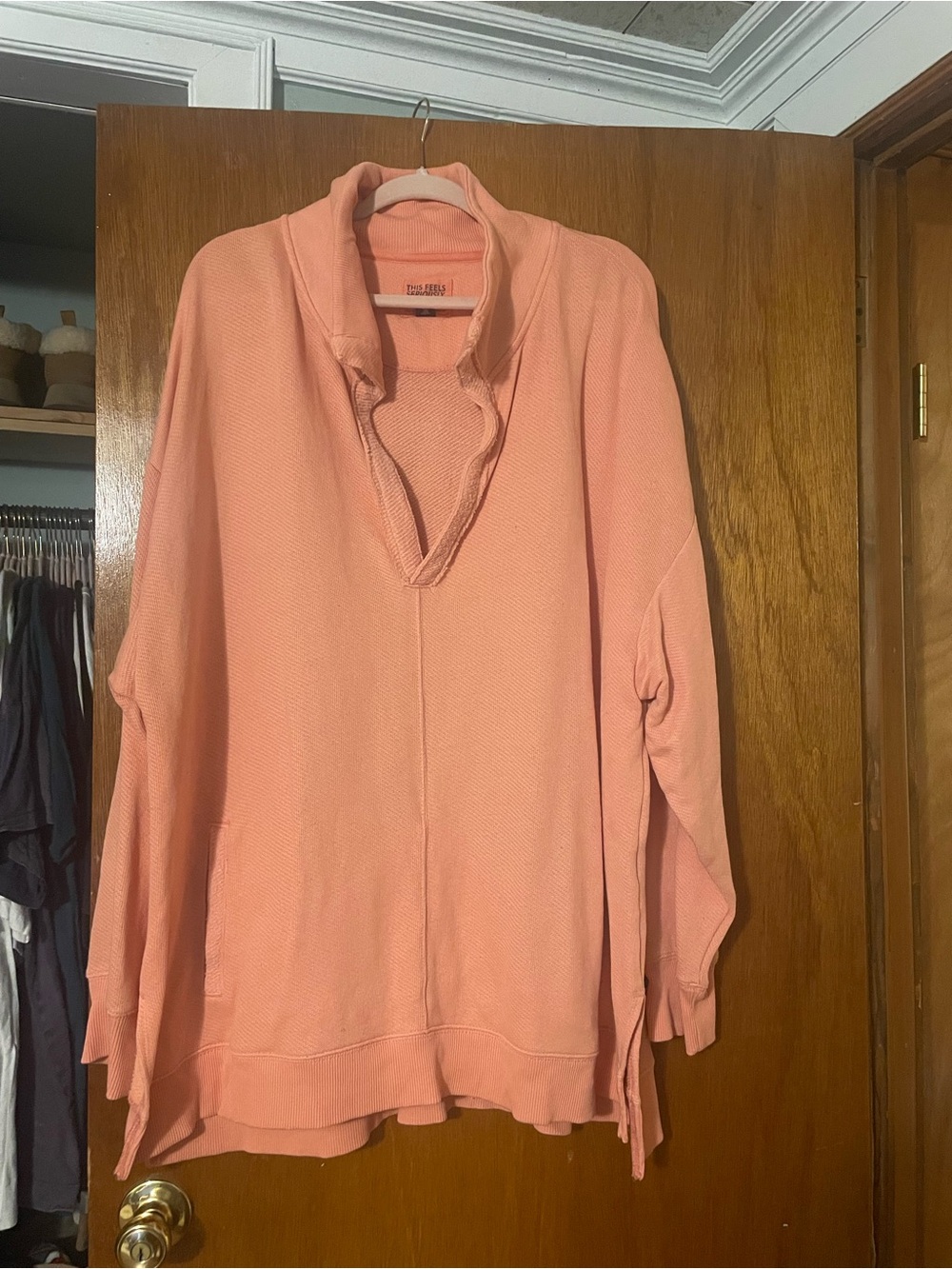 American Eagle Outfitters Coral V-Neck Lightweight Pullover